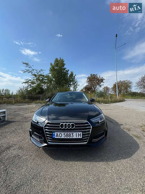 Седан Audi A4 2017 в Виноградове