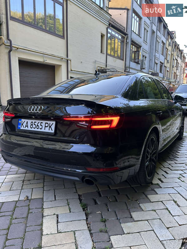 Седан Audi A4 2018 в Киеве