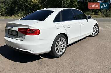 Седан Audi A4 2014 в 