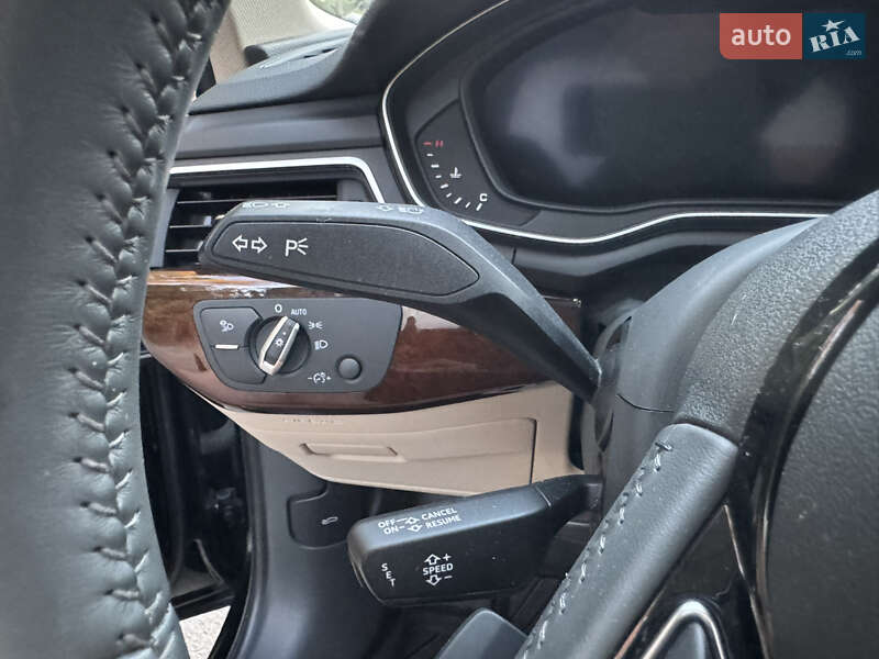 Седан Audi A4 2019 в Киеве