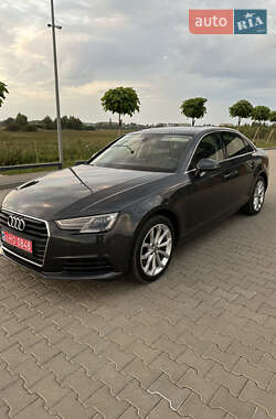 Седан Audi A4 2019 в 