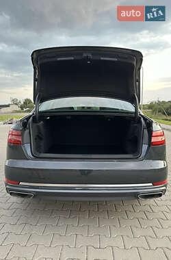 Седан Audi A4 2019 в 