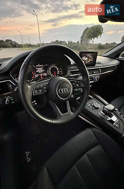 Седан Audi A4 2019 в 
