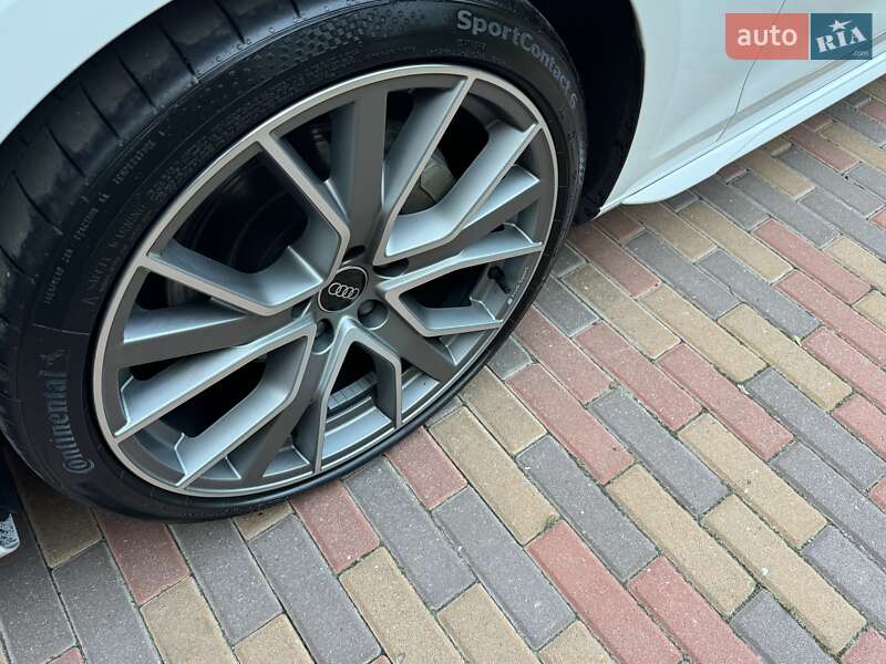Универсал Audi A4 2020 в Киеве