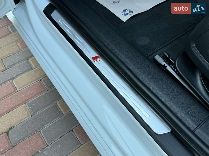 Универсал Audi A4 2020 в Киеве