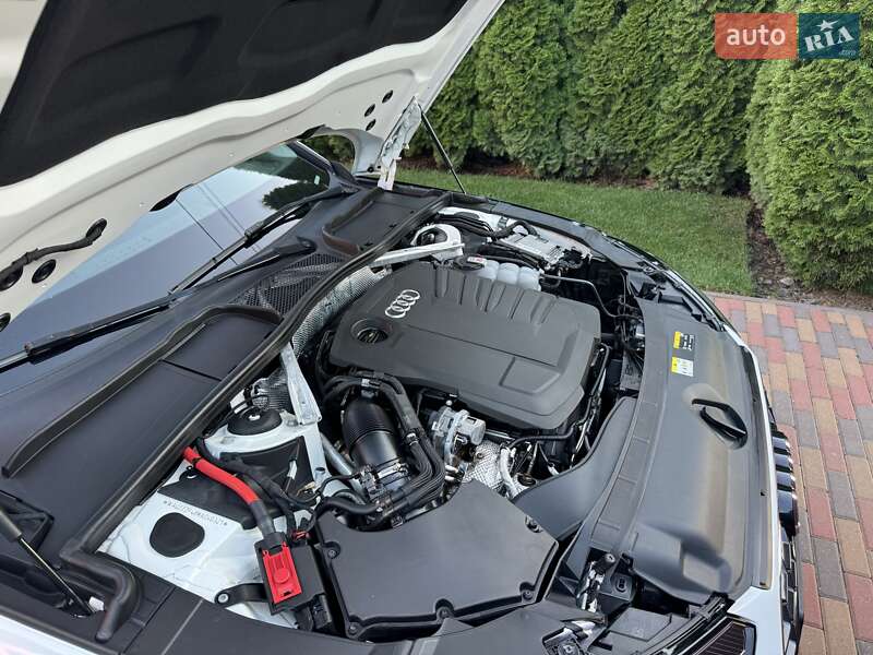Универсал Audi A4 2020 в Киеве