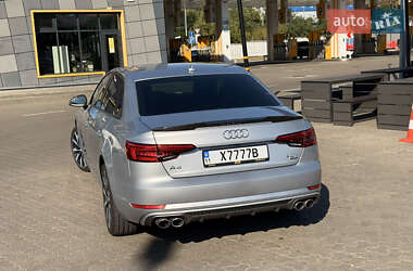 Седан Audi A4 2017 в 