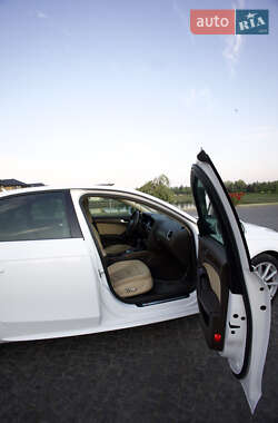 Седан Audi A4 2014 в 