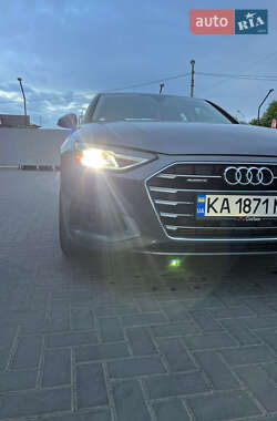 Седан Audi A4 2021 в 