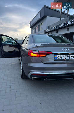 Седан Audi A4 2021 в 