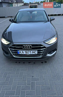 Седан Audi A4 2021 в 