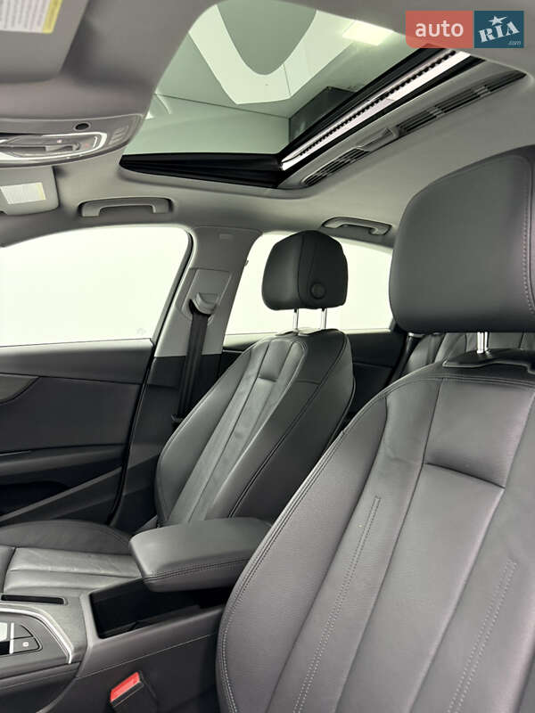 Седан Audi A4 2018 в Одессе