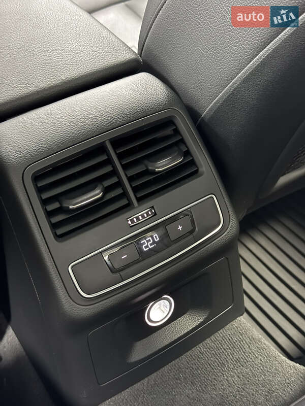 Седан Audi A4 2018 в Одессе