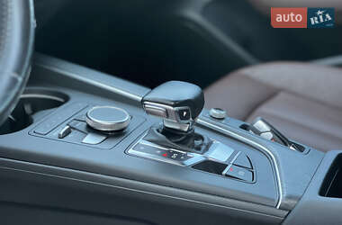 Седан Audi A4 2017 в 