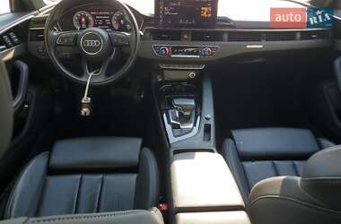 Седан Audi A4 2022 в 