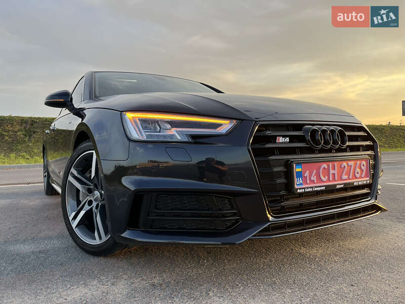 Седан Audi A4 2018 в Львові