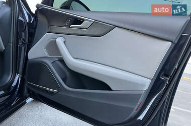 Седан Audi A4 2018 в 