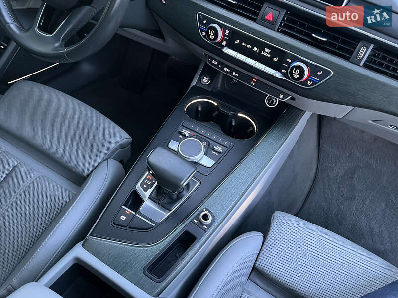 Седан Audi A4 2018 в Львові