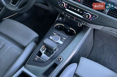 Седан Audi A4 2018 в 