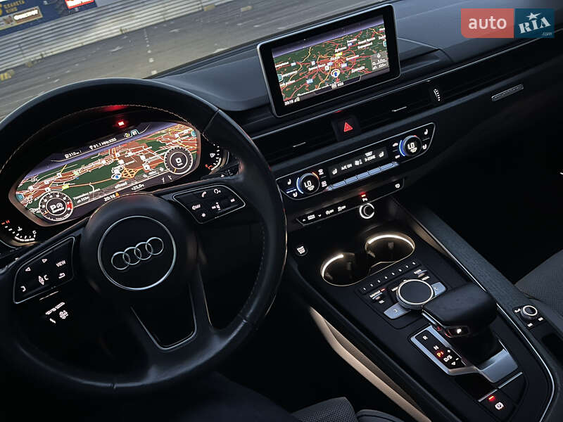 Седан Audi A4 2018 в Львові