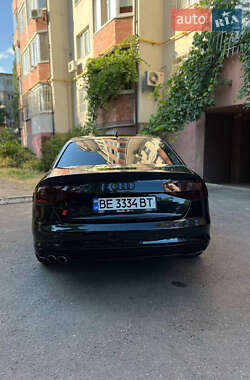 Седан Audi A4 2013 в 