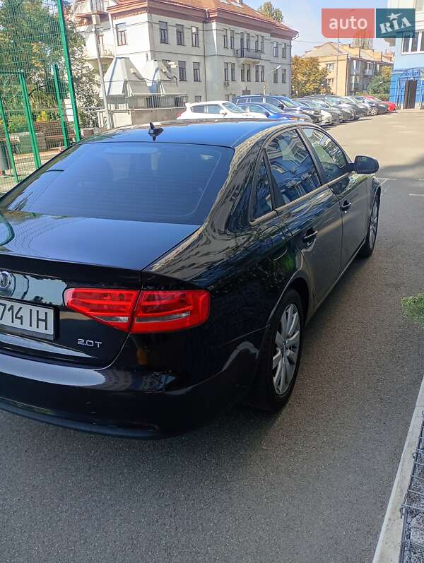Седан Audi A4 2013 в Києві