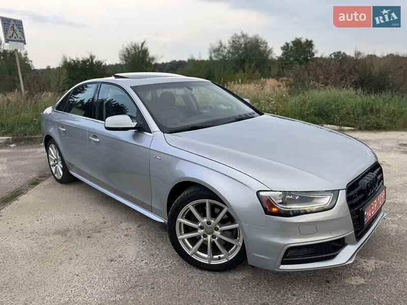 Седан Audi A4 2015 в Самборі