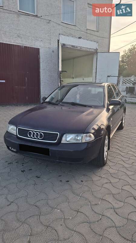 Универсал Audi A4 1996 в 