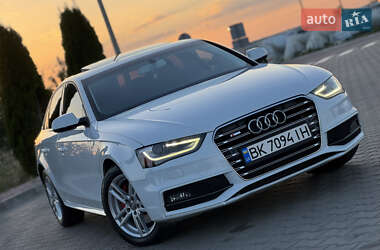 Седан Audi A4 2014 в 