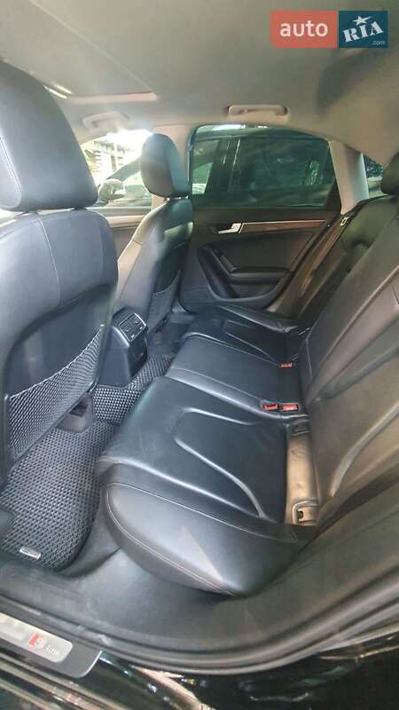Седан Audi A4 2015 в Николаеве