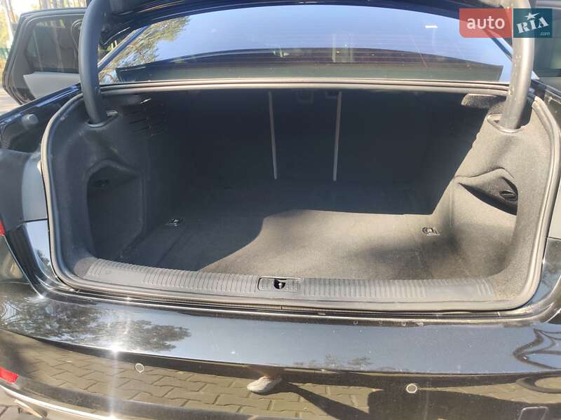 Седан Audi A4 2016 в Киеве