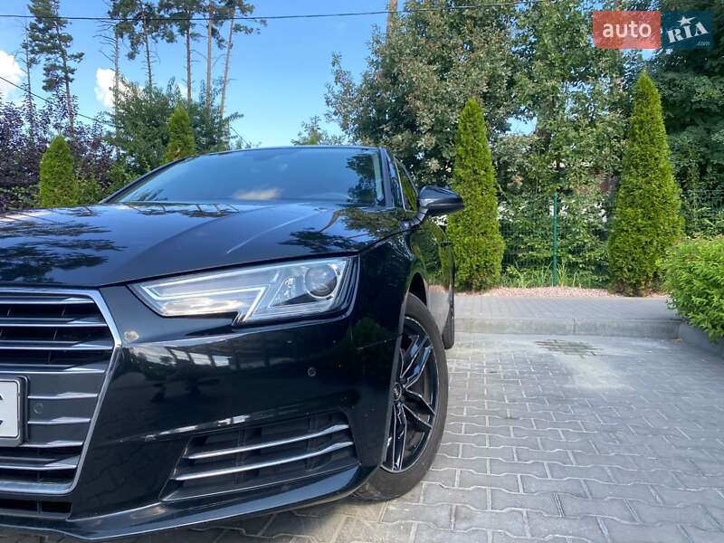 Седан Audi A4 2016 в Киеве