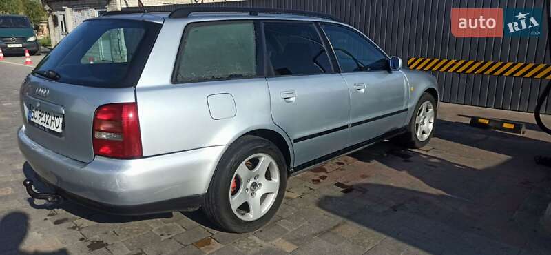 Універсал Audi A4 1998 в Городку