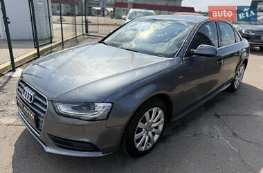 Седан Audi A4 2014 в 