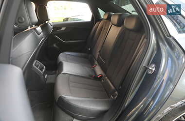 Седан Audi A4 2017 в 