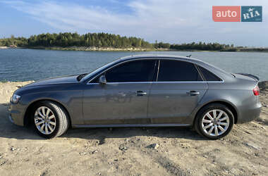 Седан Audi A4 2013 в 