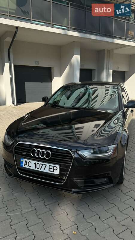 Седан Audi A4 2012 в 