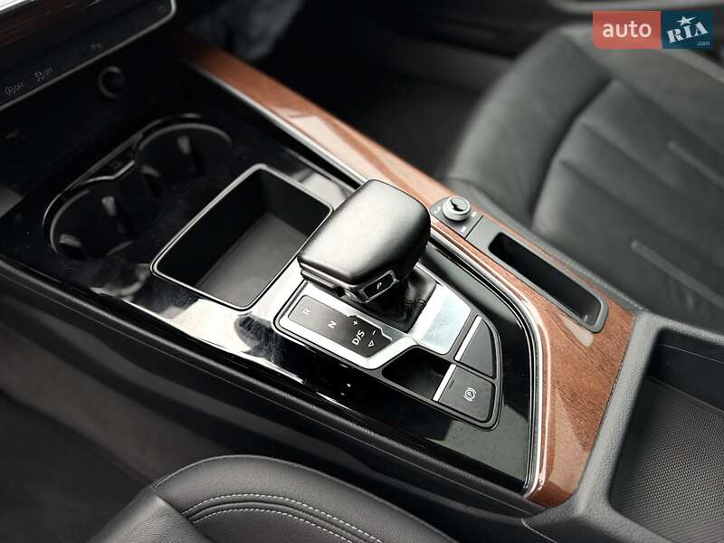 Седан Audi A4 2021 в Львові