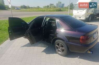 Седан Audi A4 1996 в 