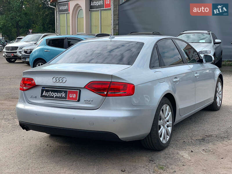 Седан Audi A4 2012 в Виннице