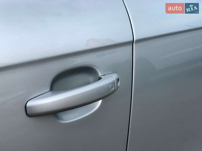 Седан Audi A4 2012 в Виннице