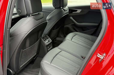 Седан Audi A4 2023 в 