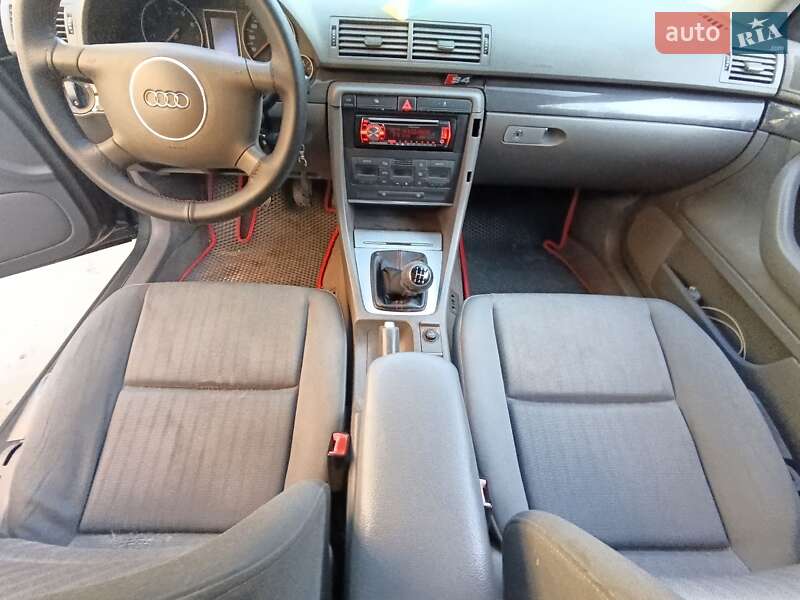 Седан Audi A4 2002 в Вознесенске