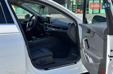 Седан Audi A4 2018 в 
