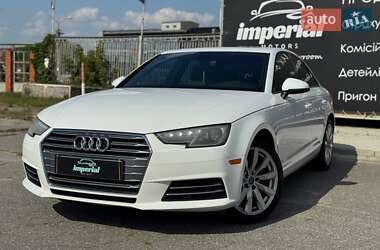 Седан Audi A4 2017 в 