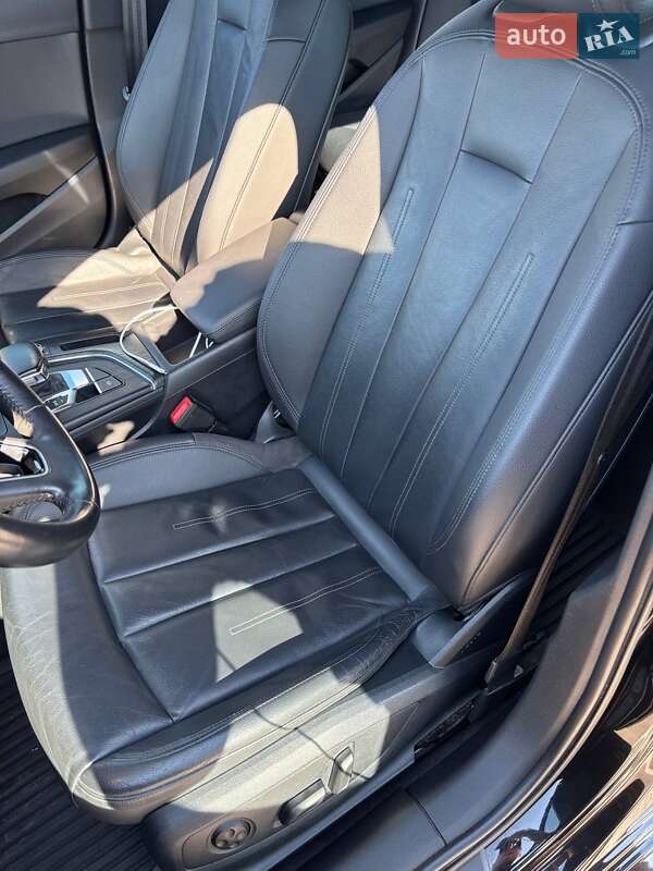 Седан Audi A4 2016 в Киеве