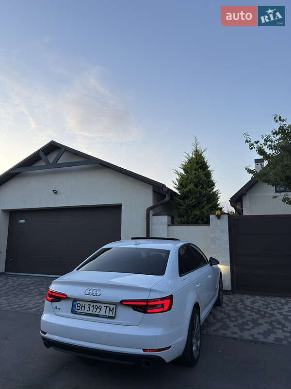 Седан Audi A4 2015 в Одессе