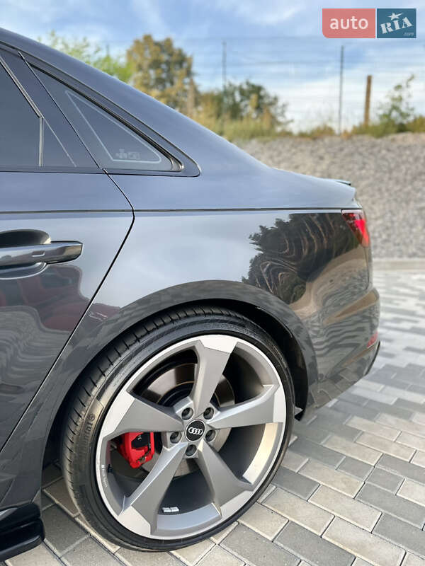 Седан Audi A4 2017 в Львове