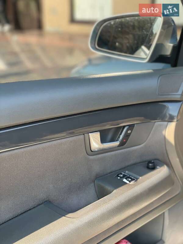 Седан Audi A4 2003 в Шепетівці