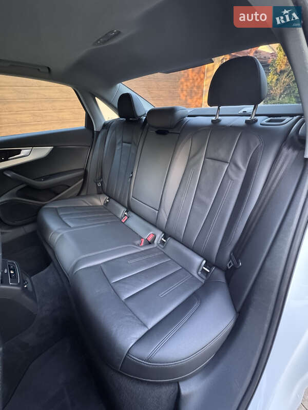 Седан Audi A4 2017 в Виноградове